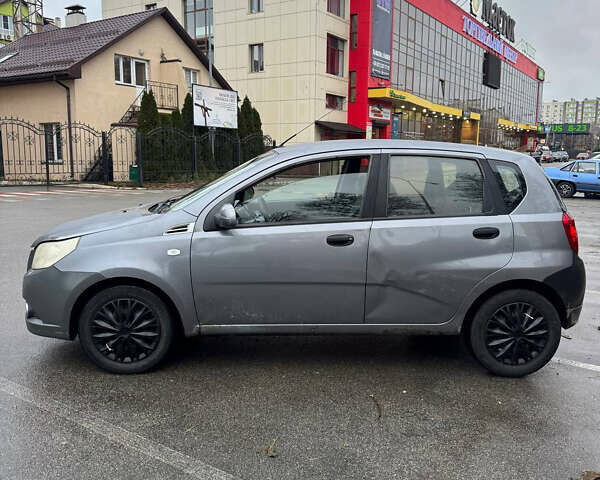 Серый Шевроле Авео, объемом двигателя 1.5 л и пробегом 240 тыс. км за 3700 $, фото 4 на Automoto.ua