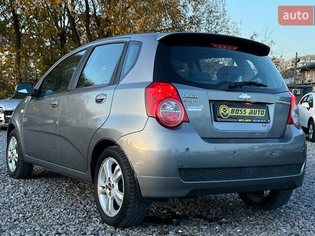 Серый Шевроле Авео, объемом двигателя 1.21 л и пробегом 200 тыс. км за 4800 $, фото 3 на Automoto.ua