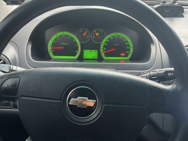 Серый Шевроле Авео, объемом двигателя 1.5 л и пробегом 1 тыс. км за 3500 $, фото 3 на Automoto.ua