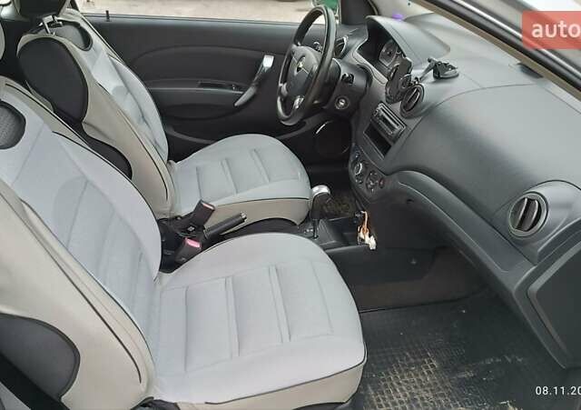 Серый Шевроле Авео, объемом двигателя 1.5 л и пробегом 72 тыс. км за 6000 $, фото 3 на Automoto.ua