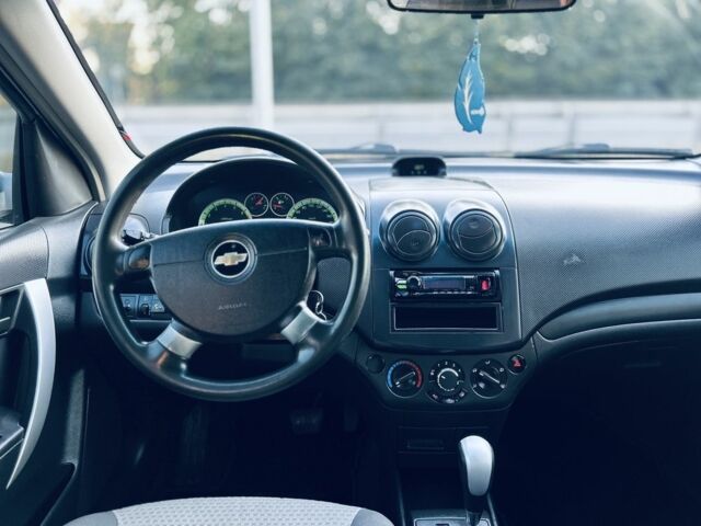Серый Шевроле Авео, объемом двигателя 1.5 л и пробегом 225 тыс. км за 4500 $, фото 5 на Automoto.ua