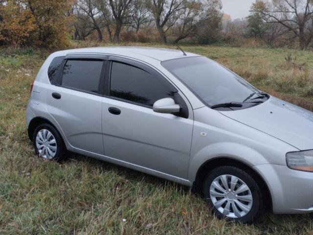 Серый Шевроле Авео, объемом двигателя 1.5 л и пробегом 170 тыс. км за 3350 $, фото 1 на Automoto.ua