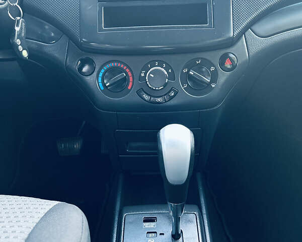 Шевроле Авео 2008 в Виннице на Automoto.ua Серый Шевроле Авео, объемом двигателя 1.5 л и пробегом 235 тыс. км за 4850 $, фото 17 на Automoto.ua