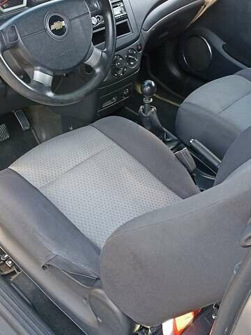 Серый Шевроле Авео, объемом двигателя 1.5 л и пробегом 244 тыс. км за 3950 $, фото 7 на Automoto.ua