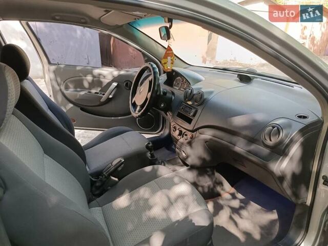 Сірий Шевроле Авео, об'ємом двигуна 1.5 л та пробігом 129 тис. км за 3800 $, фото 6 на Automoto.ua