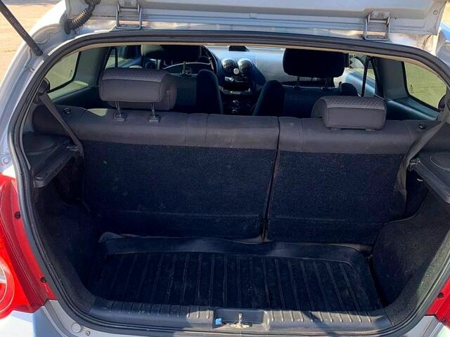 Серый Шевроле Авео, объемом двигателя 1.5 л и пробегом 205 тыс. км за 4200 $, фото 2 на Automoto.ua