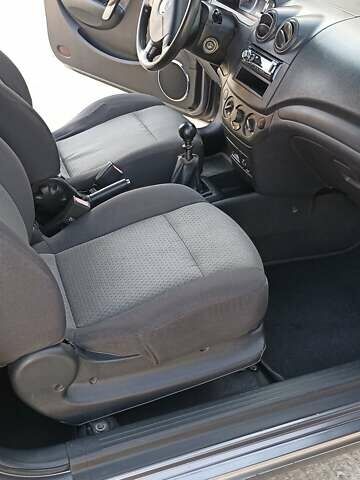 Серый Шевроле Авео, объемом двигателя 1.5 л и пробегом 244 тыс. км за 3950 $, фото 5 на Automoto.ua