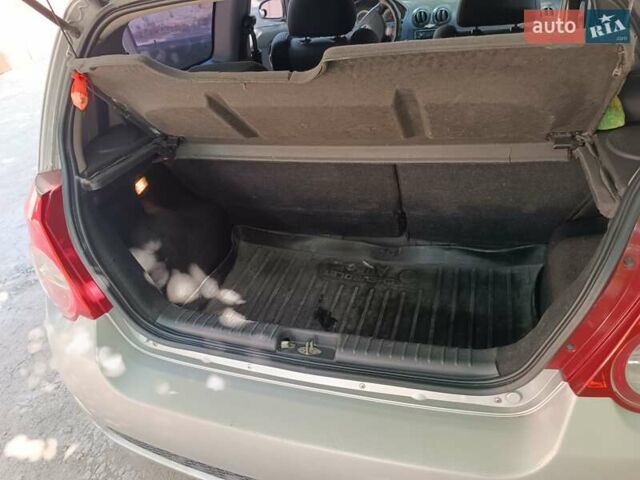 Сірий Шевроле Авео, об'ємом двигуна 1.5 л та пробігом 129 тис. км за 3800 $, фото 4 на Automoto.ua