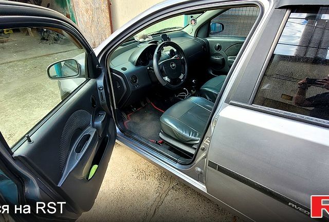 Серый Шевроле Авео, объемом двигателя 1.5 л и пробегом 264 тыс. км за 2500 $, фото 2 на Automoto.ua