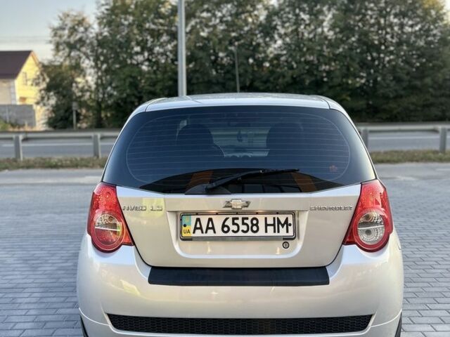 Серый Шевроле Авео, объемом двигателя 1.5 л и пробегом 225 тыс. км за 4500 $, фото 4 на Automoto.ua