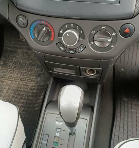 Серый Шевроле Авео, объемом двигателя 1.5 л и пробегом 72 тыс. км за 6000 $, фото 12 на Automoto.ua