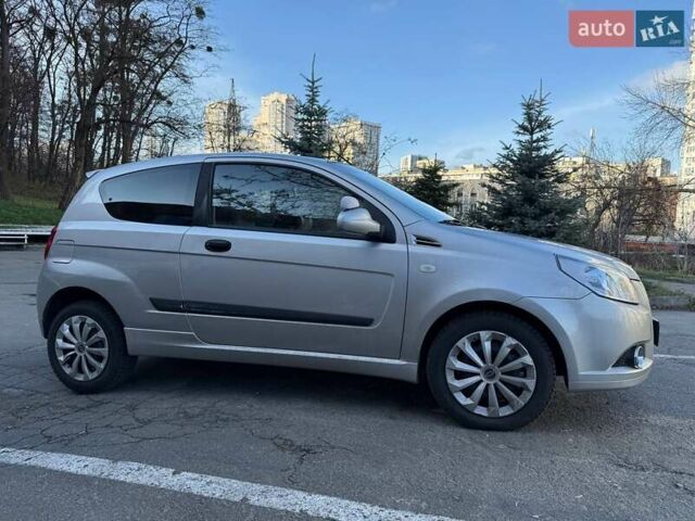 Серый Шевроле Авео, объемом двигателя 1.5 л и пробегом 165 тыс. км за 5000 $, фото 2 на Automoto.ua