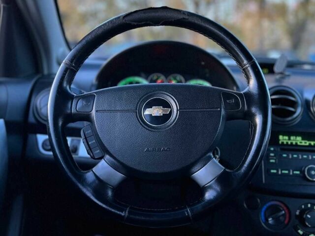 Серый Шевроле Авео, объемом двигателя 1.2 л и пробегом 200 тыс. км за 4800 $, фото 7 на Automoto.ua