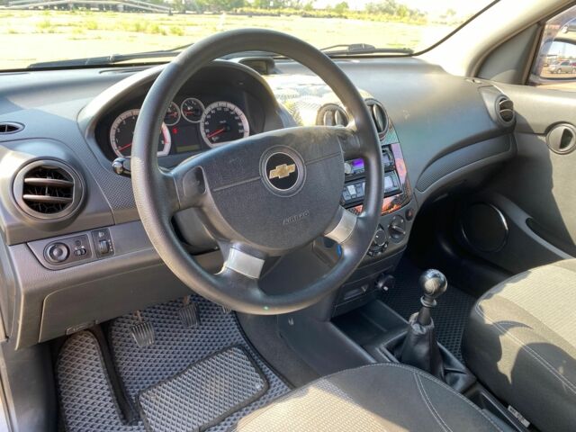 Серый Шевроле Авео, объемом двигателя 1.5 л и пробегом 185 тыс. км за 4000 $, фото 8 на Automoto.ua