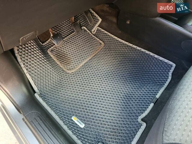 Сірий Шевроле Авео, об'ємом двигуна 1.5 л та пробігом 180 тис. км за 4500 $, фото 43 на Automoto.ua