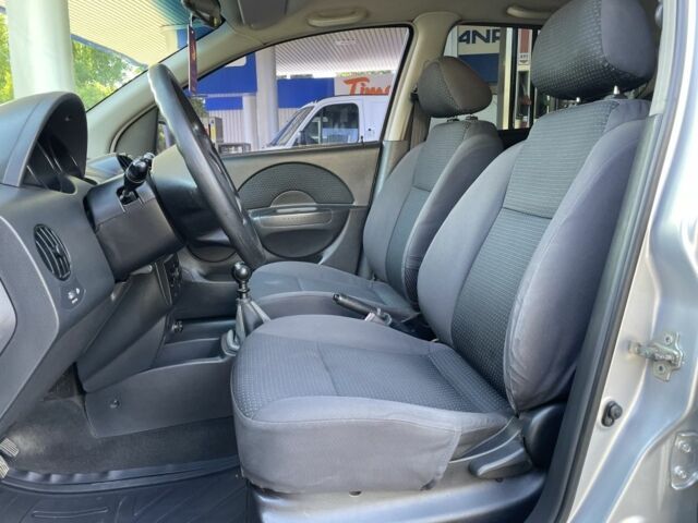 Сірий Шевроле Авео, об'ємом двигуна 0 л та пробігом 160 тис. км за 3650 $, фото 4 на Automoto.ua