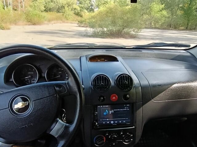 Серый Шевроле Авео, объемом двигателя 0 л и пробегом 211 тыс. км за 3500 $, фото 5 на Automoto.ua