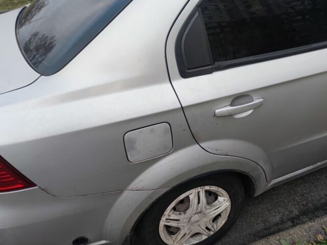 Серый Шевроле Авео, объемом двигателя 1.6 л и пробегом 270 тыс. км за 3500 $, фото 3 на Automoto.ua