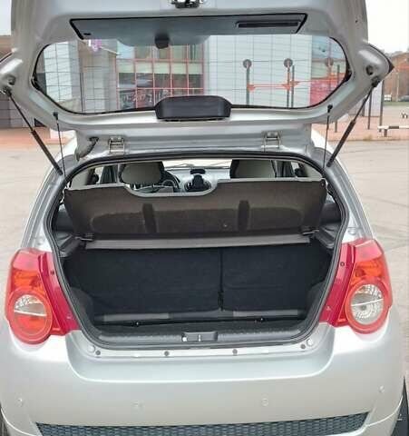 Серый Шевроле Авео, объемом двигателя 1.5 л и пробегом 72 тыс. км за 6000 $, фото 2 на Automoto.ua