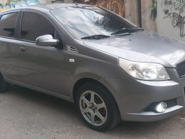 Серый Шевроле Авео, объемом двигателя 1.2 л и пробегом 250 тыс. км за 4100 $, фото 2 на Automoto.ua