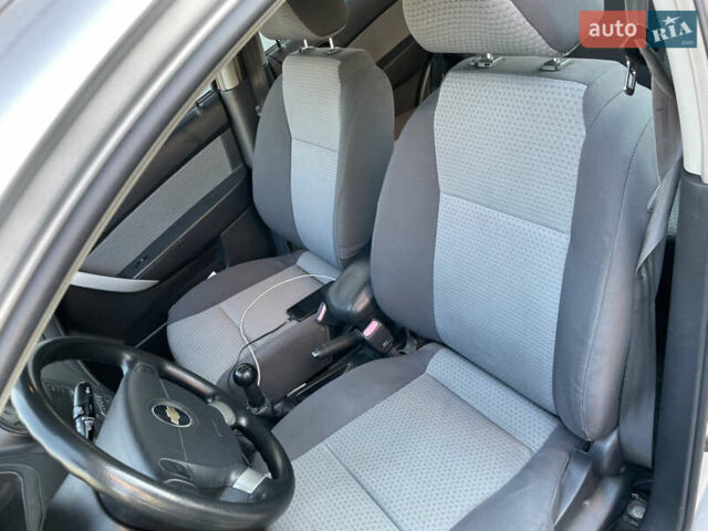 Серый Шевроле Авео, объемом двигателя 1.2 л и пробегом 160 тыс. км за 3000 $, фото 18 на Automoto.ua