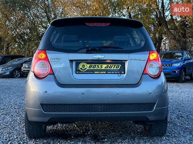 Серый Шевроле Авео, объемом двигателя 1.21 л и пробегом 200 тыс. км за 4800 $, фото 4 на Automoto.ua