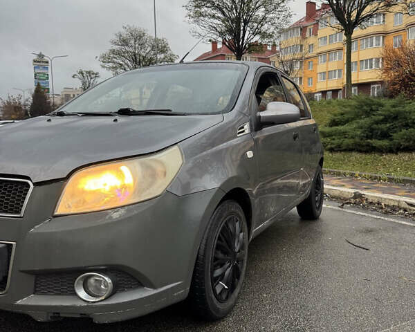 Серый Шевроле Авео, объемом двигателя 1.5 л и пробегом 240 тыс. км за 3700 $, фото 12 на Automoto.ua