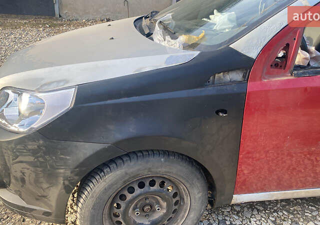 Серый Шевроле Авео, объемом двигателя 1.2 л и пробегом 160 тыс. км за 3000 $, фото 1 на Automoto.ua