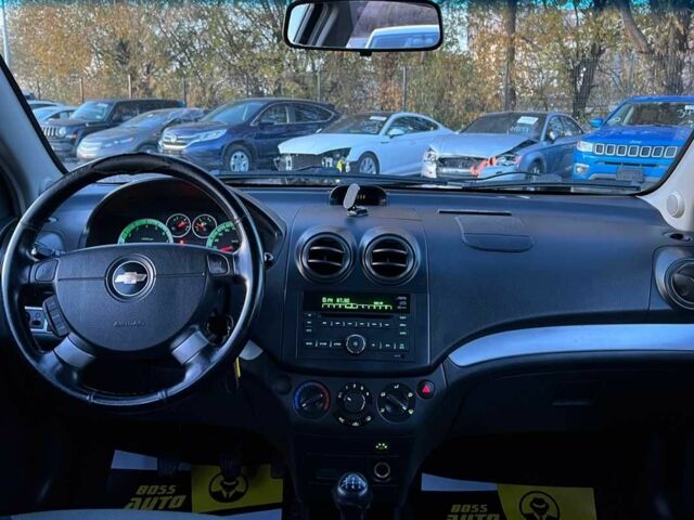 Серый Шевроле Авео, объемом двигателя 1.2 л и пробегом 200 тыс. км за 4800 $, фото 8 на Automoto.ua