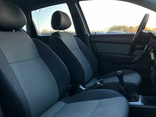 Серый Шевроле Авео, объемом двигателя 1.2 л и пробегом 200 тыс. км за 4800 $, фото 12 на Automoto.ua