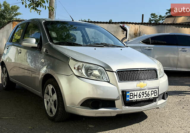 Сірий Шевроле Авео, об'ємом двигуна 1.21 л та пробігом 210 тис. км за 4500 $, фото 2 на Automoto.ua