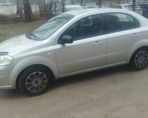 Серый Шевроле Авео, объемом двигателя 1.6 л и пробегом 239 тыс. км за 4100 $, фото 1 на Automoto.ua