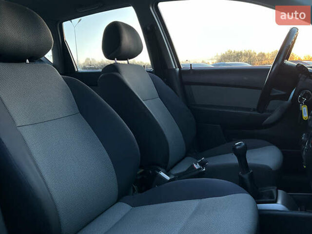 Серый Шевроле Авео, объемом двигателя 1.21 л и пробегом 200 тыс. км за 4800 $, фото 12 на Automoto.ua