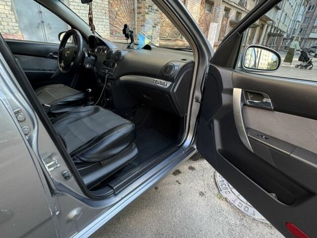 Серый Шевроле Авео, объемом двигателя 1.4 л и пробегом 174 тыс. км за 3200 $, фото 7 на Automoto.ua