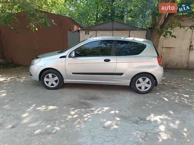 Сірий Шевроле Авео, об'ємом двигуна 1.5 л та пробігом 129 тис. км за 3800 $, фото 1 на Automoto.ua