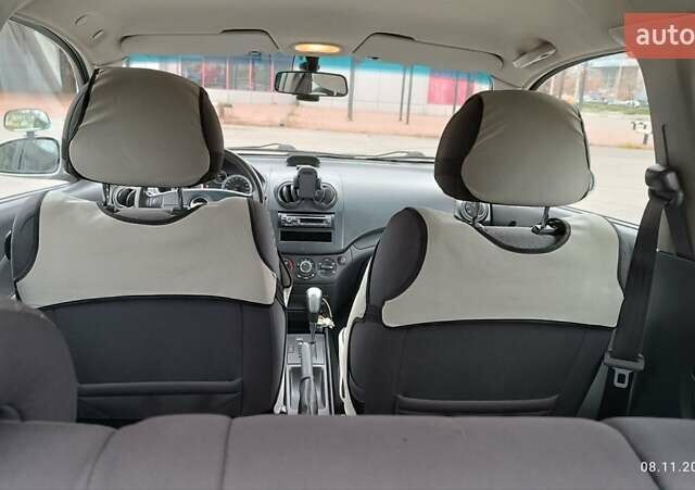 Серый Шевроле Авео, объемом двигателя 1.5 л и пробегом 72 тыс. км за 6000 $, фото 1 на Automoto.ua