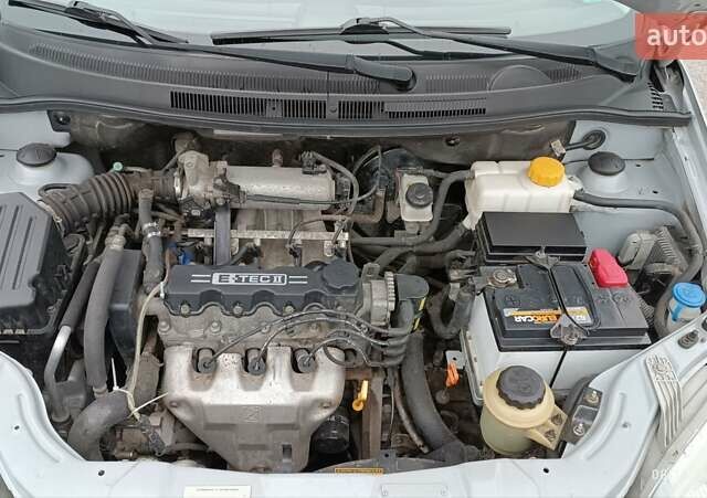Серый Шевроле Авео, объемом двигателя 1.5 л и пробегом 72 тыс. км за 6000 $, фото 15 на Automoto.ua