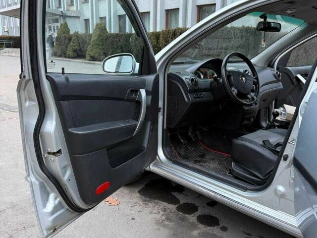 Серый Шевроле Авео, объемом двигателя 1.5 л и пробегом 75 тыс. км за 4100 $, фото 5 на Automoto.ua