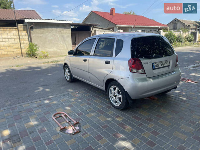 Сірий Шевроле Авео, об'ємом двигуна 1.5 л та пробігом 475 тис. км за 3000 $, фото 1 на Automoto.ua