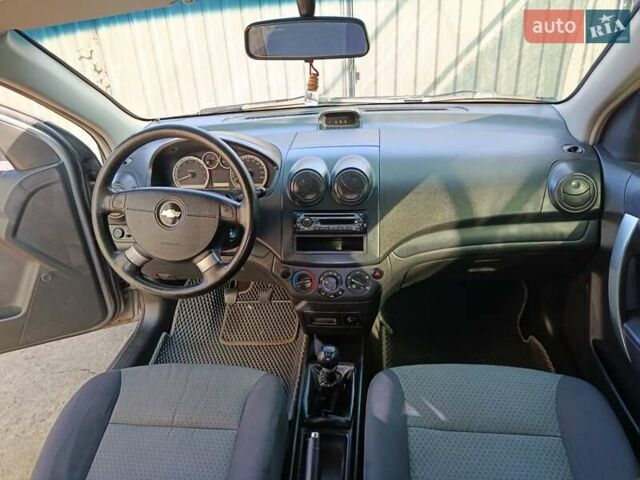 Сірий Шевроле Авео, об'ємом двигуна 1.5 л та пробігом 180 тис. км за 4500 $, фото 12 на Automoto.ua
