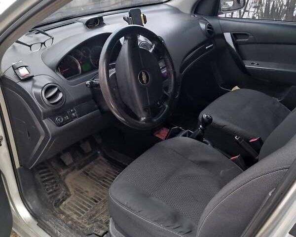 Серый Шевроле Авео, объемом двигателя 1.5 л и пробегом 170 тыс. км за 5000 $, фото 6 на Automoto.ua