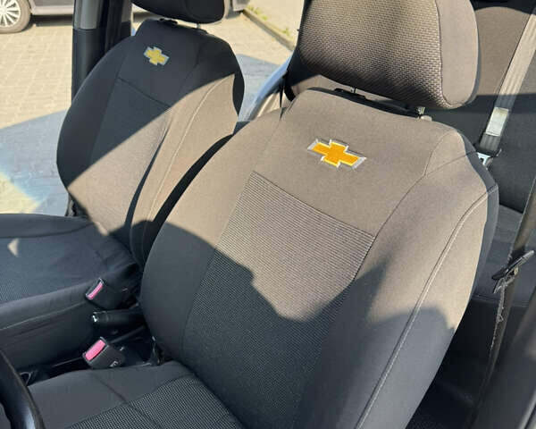 Серый Шевроле Авео, объемом двигателя 1.21 л и пробегом 171 тыс. км за 4400 $, фото 8 на Automoto.ua