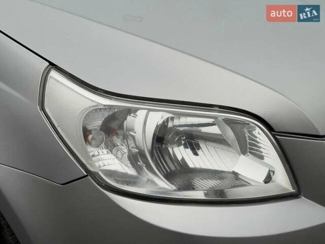 Серый Шевроле Авео, объемом двигателя 0 л и пробегом 160 тыс. км за 3999 $, фото 4 на Automoto.ua