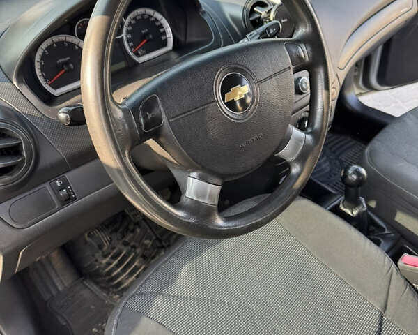 Серый Шевроле Авео, объемом двигателя 1.21 л и пробегом 171 тыс. км за 4400 $, фото 10 на Automoto.ua