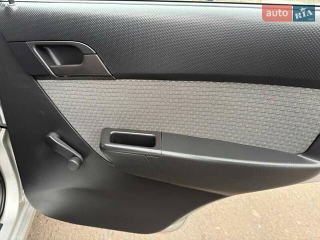 Серый Шевроле Авео, объемом двигателя 0 л и пробегом 160 тыс. км за 3999 $, фото 29 на Automoto.ua