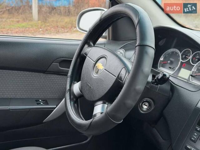 Серый Шевроле Авео, объемом двигателя 0 л и пробегом 160 тыс. км за 3999 $, фото 39 на Automoto.ua