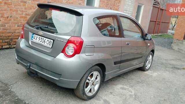 Серый Шевроле Авео, объемом двигателя 1.4 л и пробегом 187 тыс. км за 3750 $, фото 3 на Automoto.ua