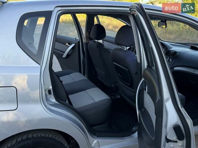 Сірий Шевроле Авео, об'ємом двигуна 1.4 л та пробігом 81 тис. км за 5999 $, фото 21 на Automoto.ua