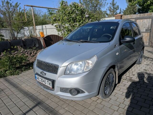 Серый Шевроле Авео, объемом двигателя 1.2 л и пробегом 216 тыс. км за 3800 $, фото 3 на Automoto.ua