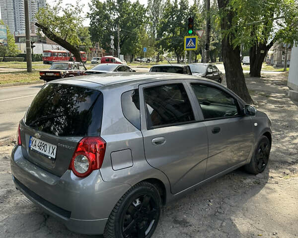 Серый Шевроле Авео, объемом двигателя 1.21 л и пробегом 254 тыс. км за 3500 $, фото 4 на Automoto.ua